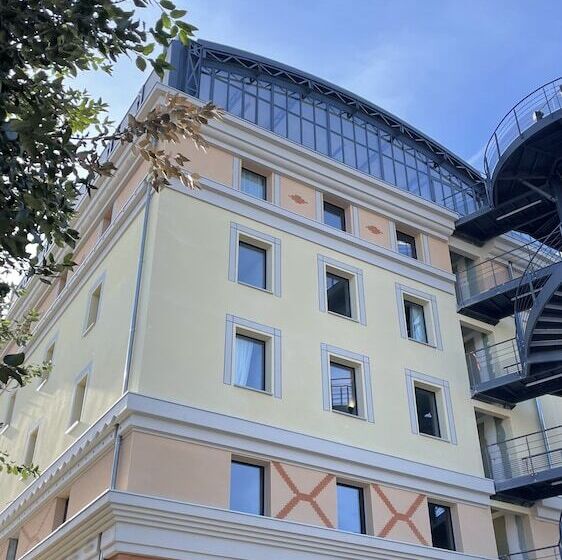 فندق Dali Hôtel Montauban