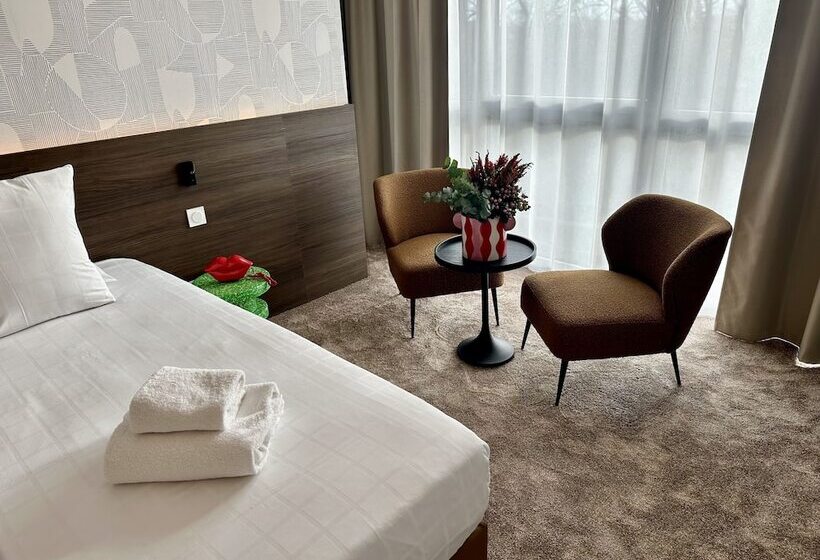 فندق Dali Hôtel Montauban