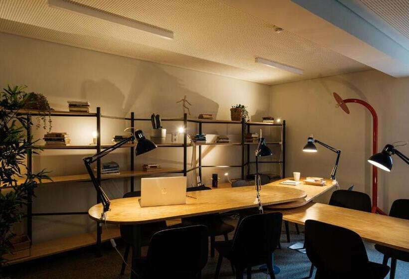 Отель Micampus Covilhã