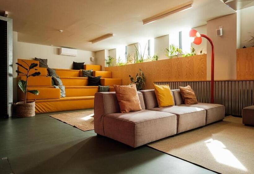 Отель Micampus Covilhã