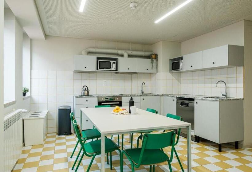 Отель Micampus Covilhã