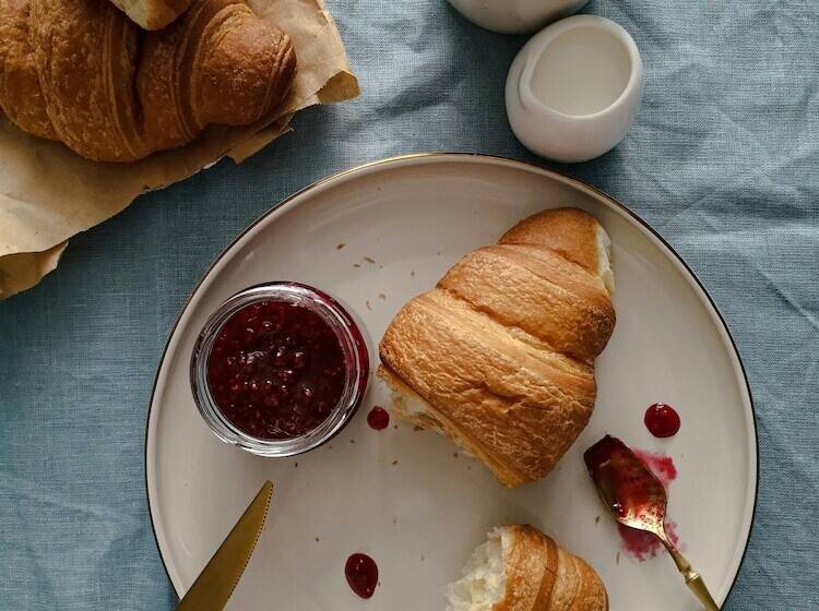 هتل The Base Munich