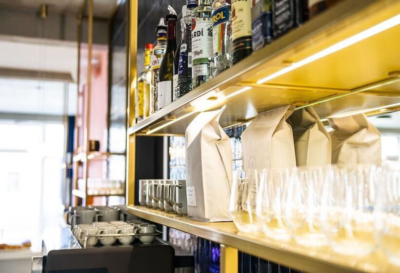 هتل The Base Munich