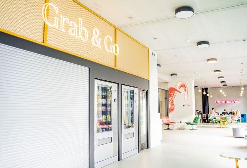 هتل The Base Munich