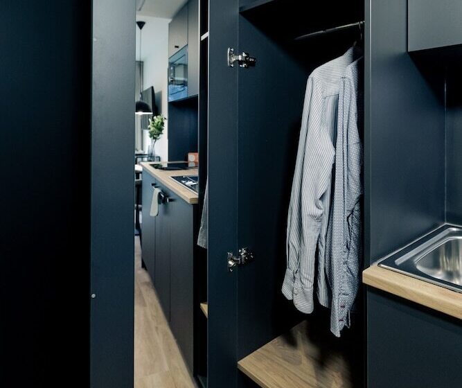 هتل The Base Munich