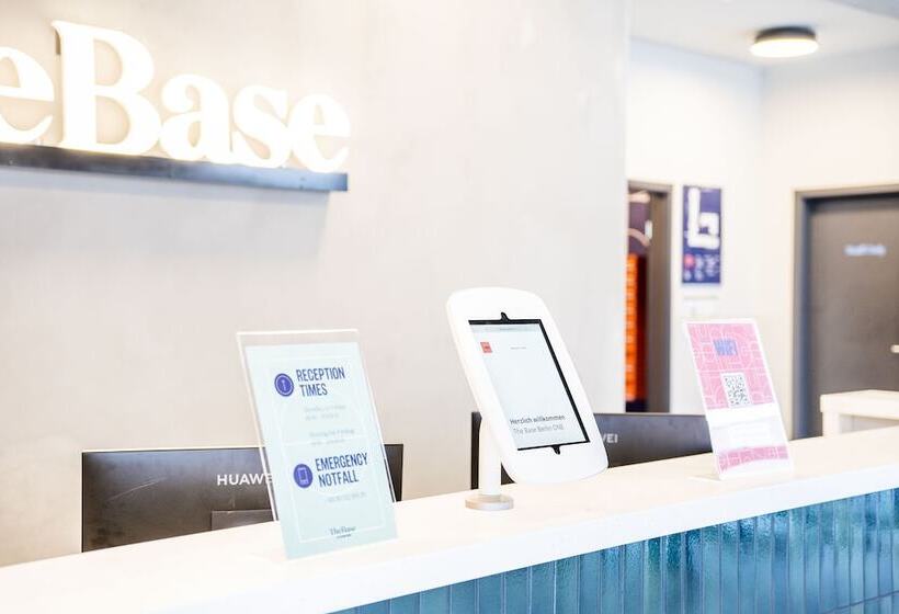 هتل The Base Munich