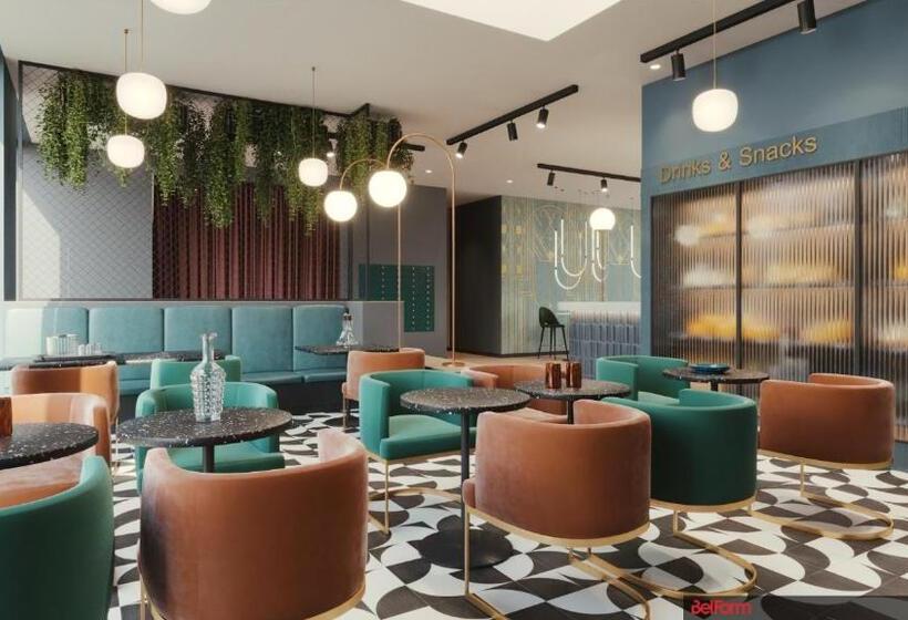 هتل The Base Munich