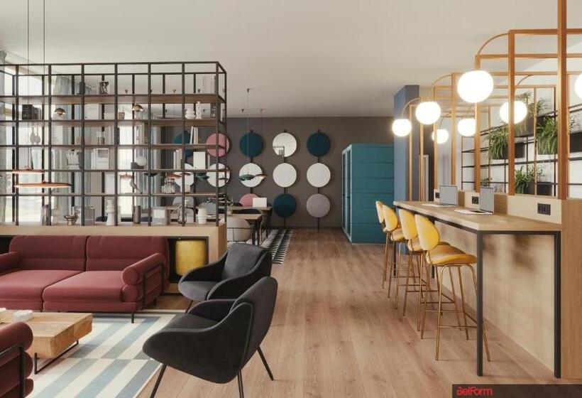 هتل The Base Munich