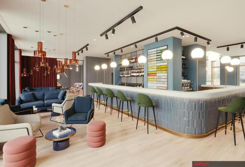 هتل The Base Munich