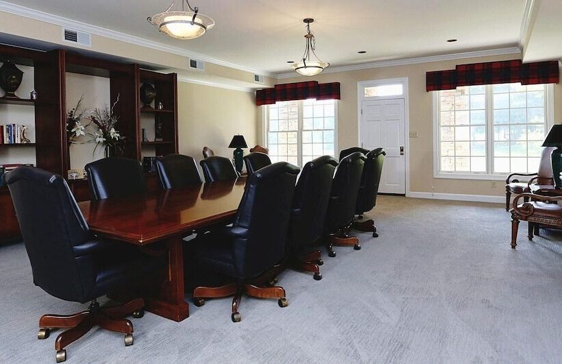 ホテル The Inn At Governors Club