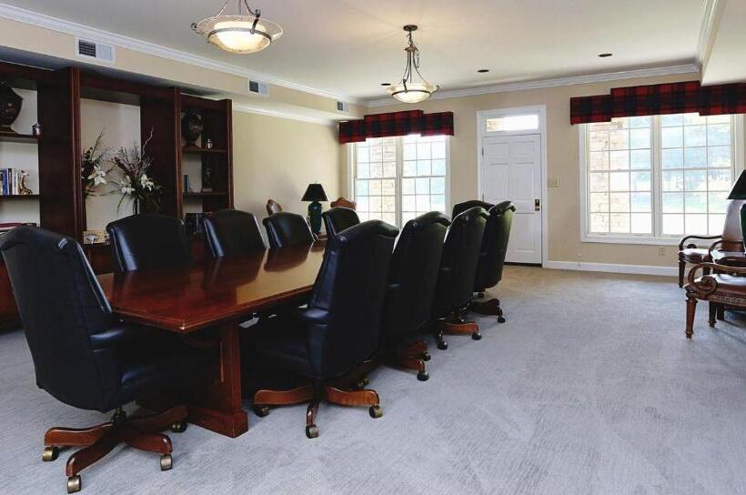 ホテル The Inn At Governors Club