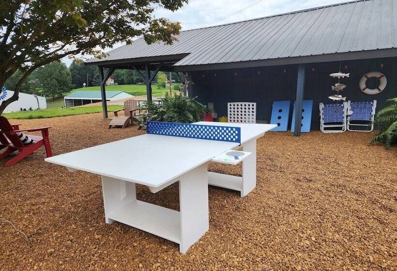 בית מלון כפרי The Lakehouse Inn At Sledd Creek