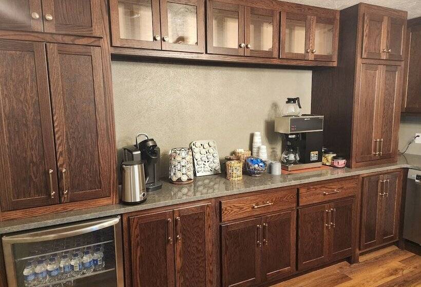 בית מלון כפרי The Lakehouse Inn At Sledd Creek