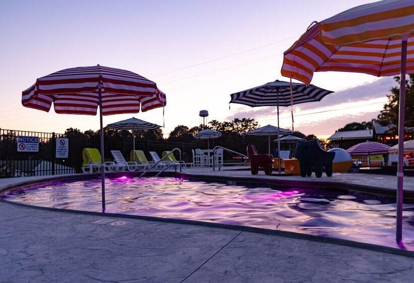 בית מלון כפרי The Lakehouse Inn At Sledd Creek