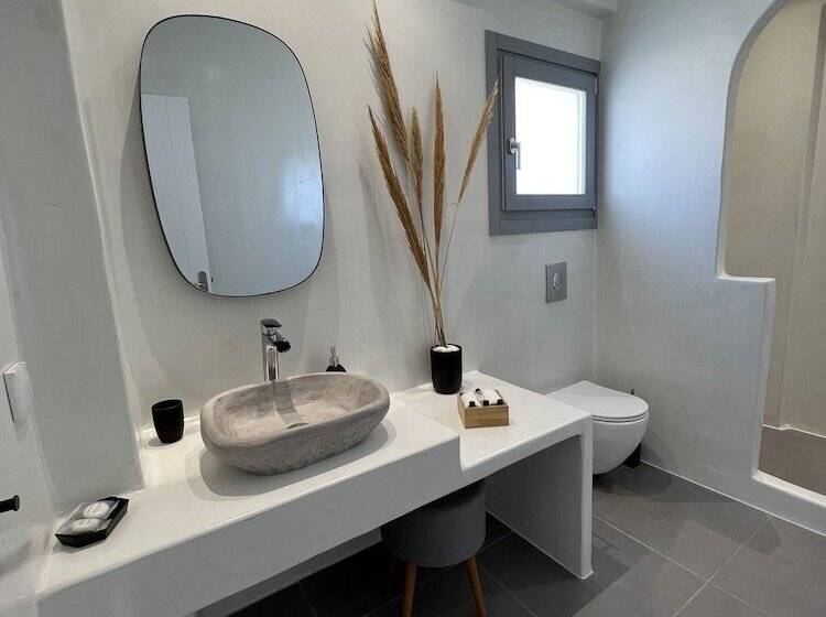 Отель The Vine Suites