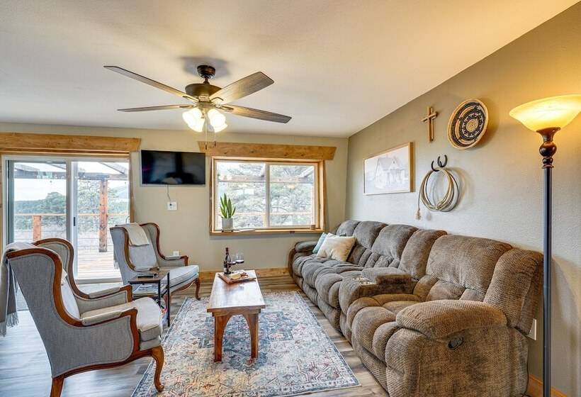 Idyllic Rye Cabin: Deck W/ Mountain Views!