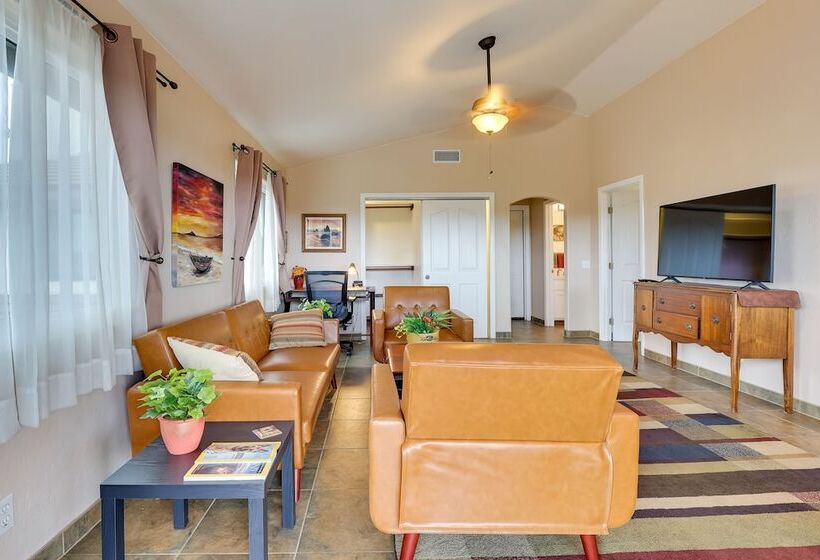 Idyllic Vista Guest House W/ Deck & Stunning Views