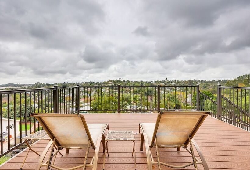 Idyllic Vista Guest House W/ Deck & Stunning Views