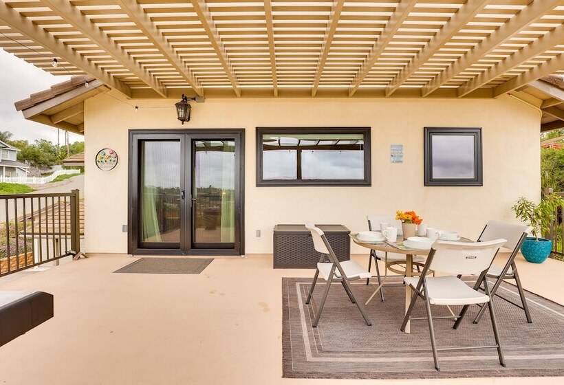 Idyllic Vista Guest House W/ Deck & Stunning Views