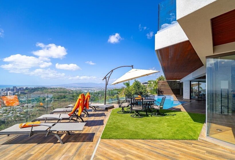 Kbm Resorts: Skyridge 5 Bed/4.5 Bath With Sweeping Ocean And Waikiki City Views