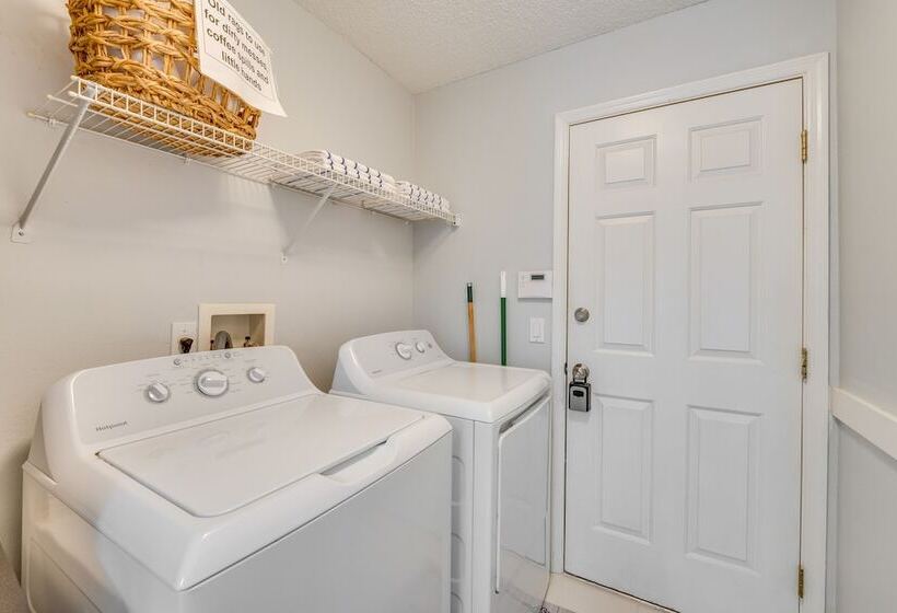 Kissimmee Oasis W/ Pool & Grill: 8 Mi To Disney!