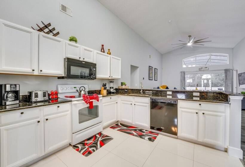 Kissimmee Oasis W/ Pool & Grill: 8 Mi To Disney!