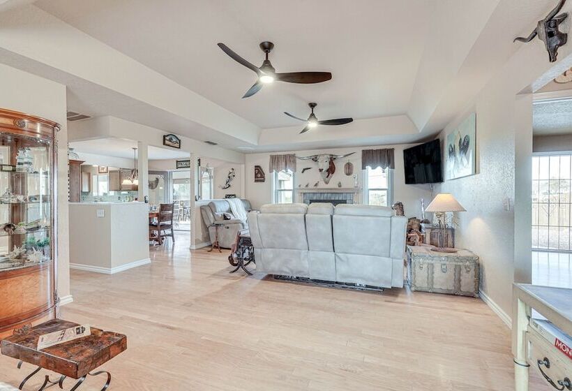 Lake Havasu Home W/ Covered Patio, Grill & Views!