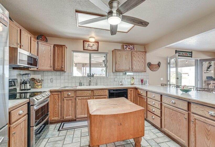 Lake Havasu Home W/ Covered Patio, Grill & Views!