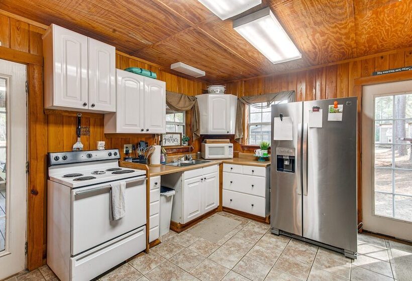 Georgia Lakefront Cabin W/ Fire Pit + Grills!