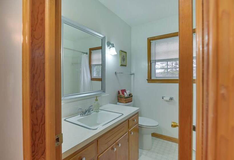 Large Home W/ Deck & Grill ~ 9 Mi To Virginia Tech