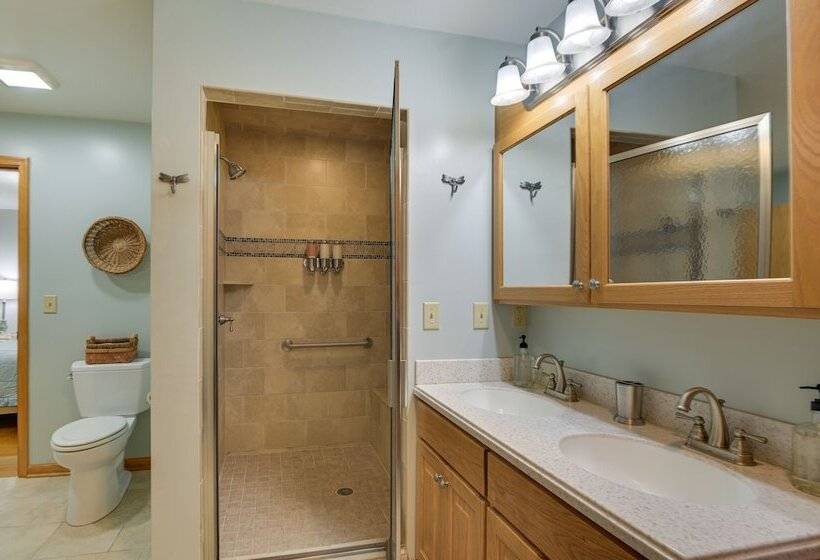 Large Home W/ Deck & Grill ~ 9 Mi To Virginia Tech