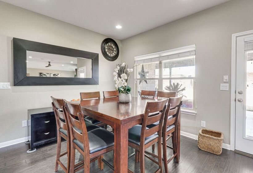 Leander Getaway W/ Patio: 11 Mi To Austin Aquarium