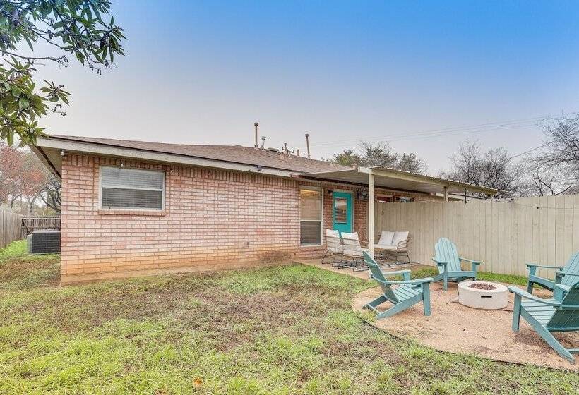 Leon Valley Home Near Seaworld & Aquarium!