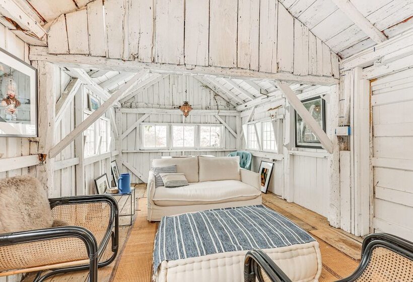 Litchfield County Historic Estate: 10 Acres + Pool