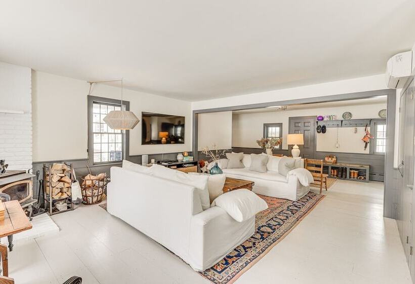 Litchfield County Historic Estate: 10 Acres + Pool