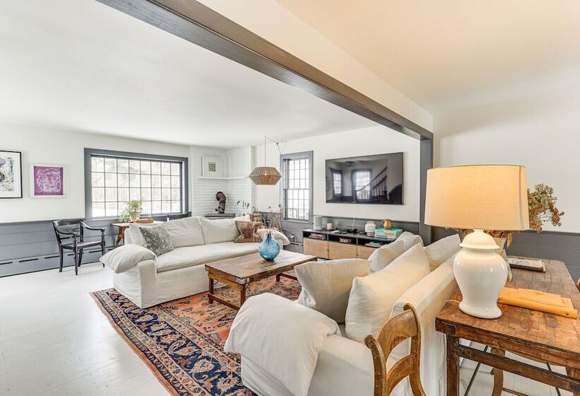 Litchfield County Historic Estate: 10 Acres + Pool