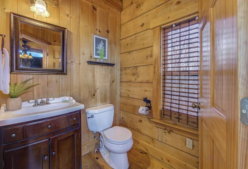 Little Cub Retreat   Private Hot Tub & Indoor Pool