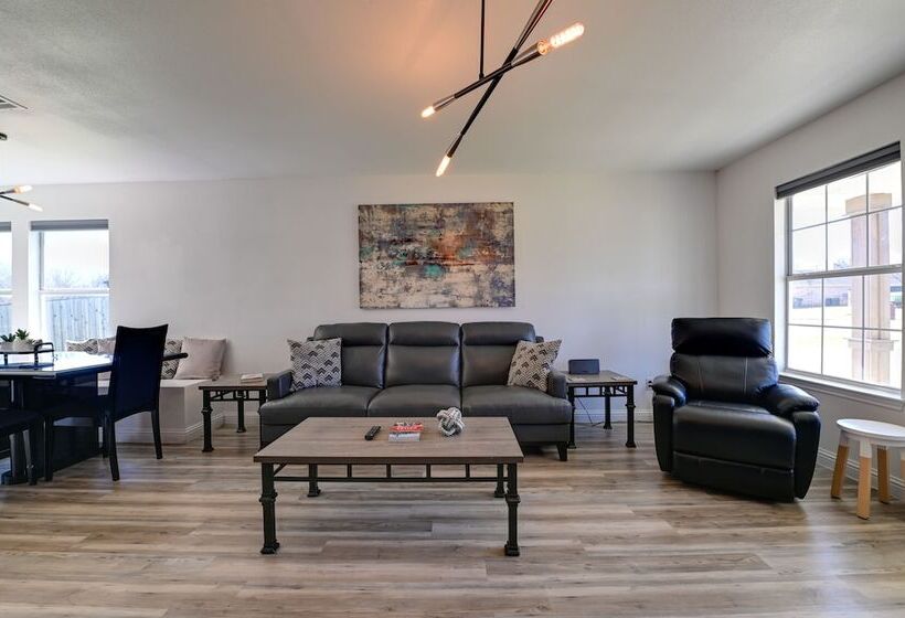 Little Elm Diamond   Steps To Lewisville Lake!