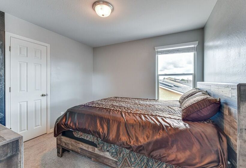 Pet Friendly Home W/ Fenced Yard In Florence!