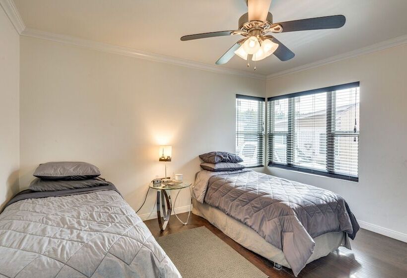 Lovely Los Angeles Getaway: Patio, Near Beaches!