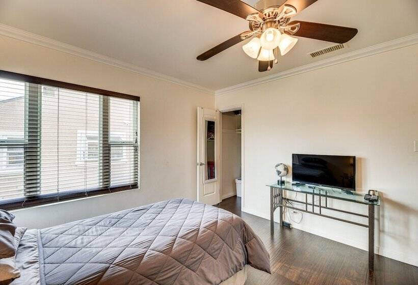 Lovely Los Angeles Getaway: Patio, Near Beaches!