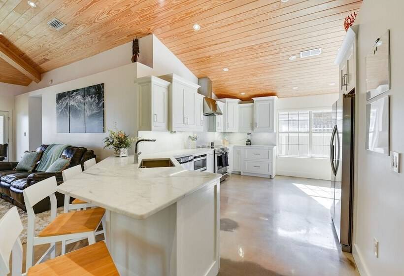 Miramar Beach Home: Walk To Private Beach!