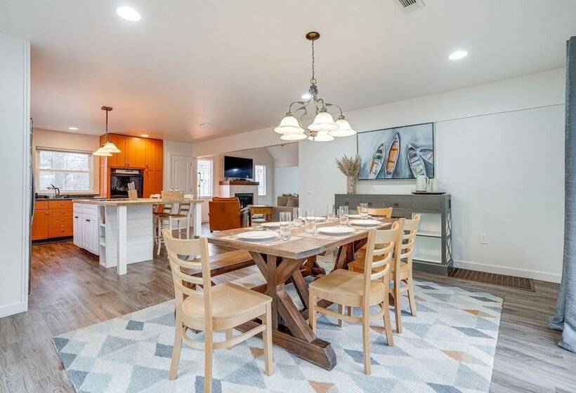 Cozy Family Retreat W/ Fireplace, Near Wineries!