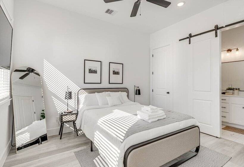 Modern Houston Vacation Rental, 8 Mi To Downtown!