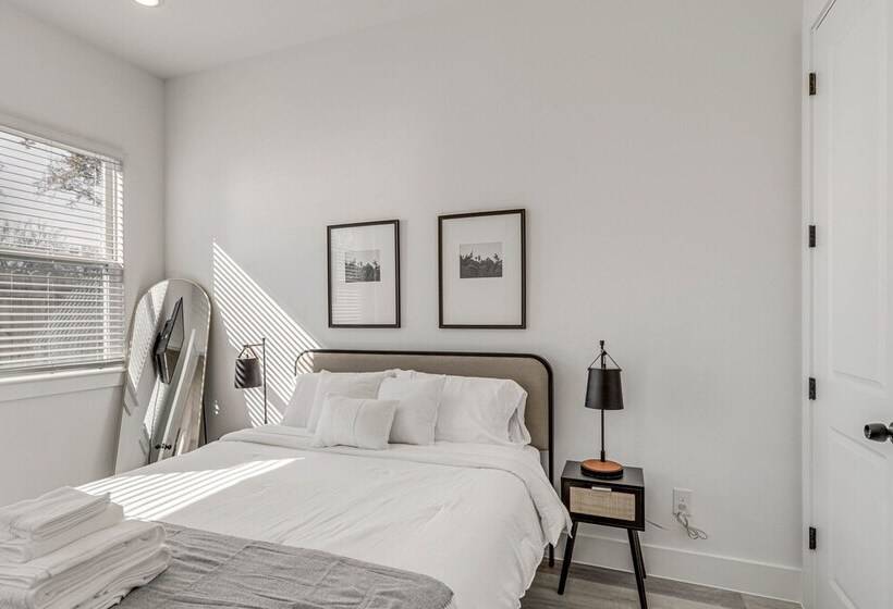 Modern Houston Vacation Rental, 8 Mi To Downtown!