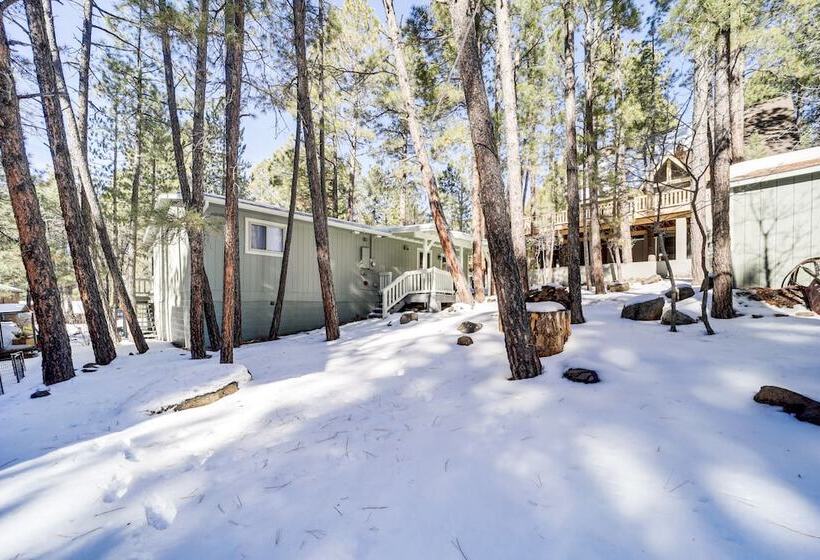 Modern Munds Park Retreat W/ Deck & Fire Pit!