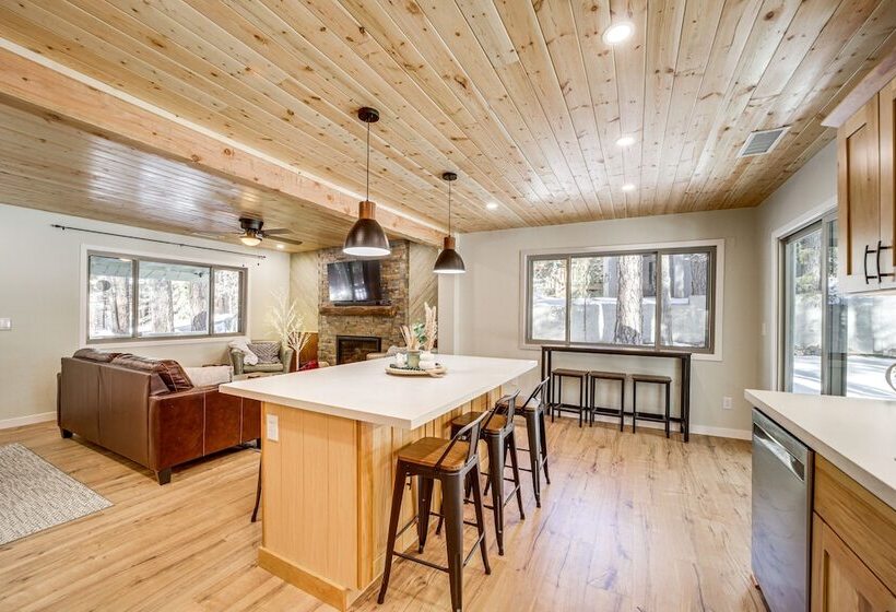 Modern Munds Park Retreat W/ Deck & Fire Pit!