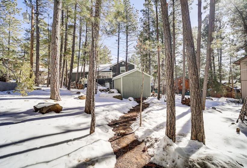 Modern Munds Park Retreat W/ Deck & Fire Pit!