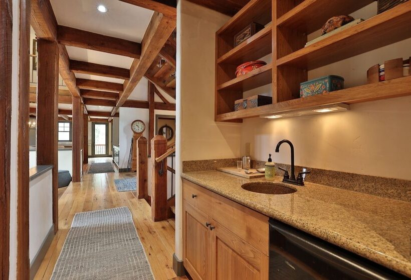 Mountain Village Marvel W/ Hot Tub & Home Gym!