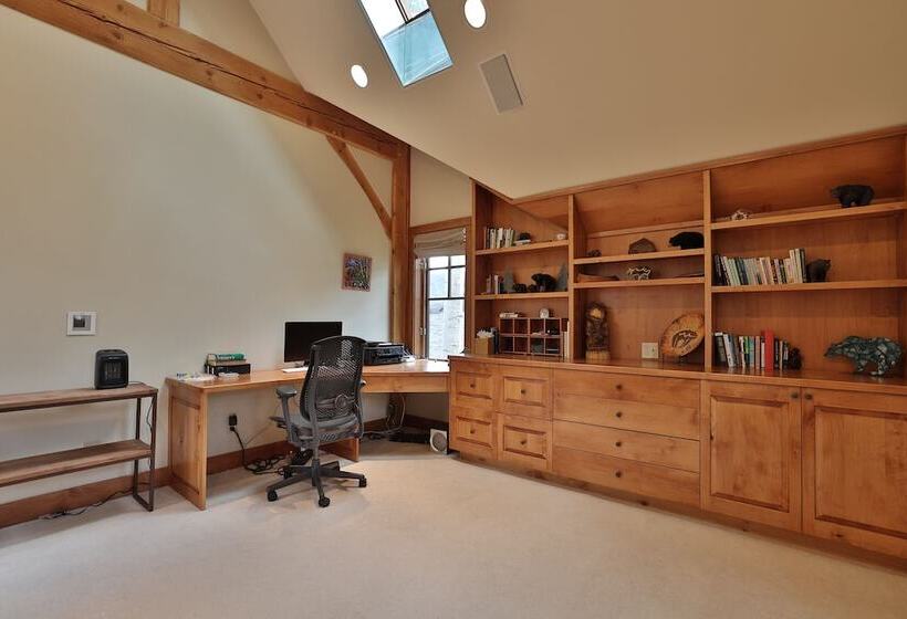 Mountain Village Marvel W/ Hot Tub & Home Gym!